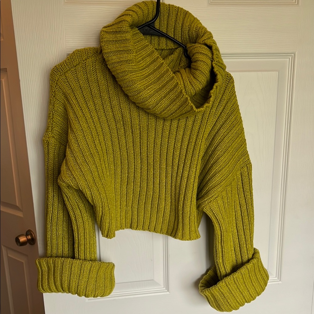 Chunky Knit Turtleneck Yellow/Green Sweater